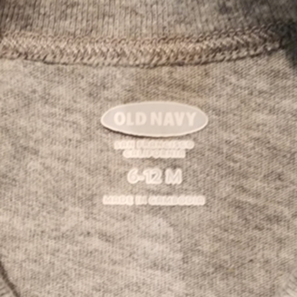 Old Navy Long Sleeve Penguin Graphic Onesie 6/12M - Picture 2 of 3